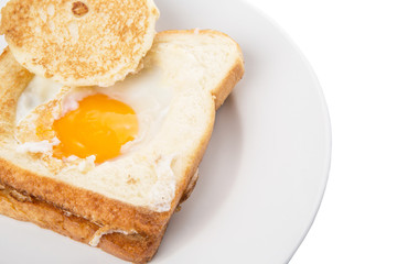 Egg in the basket bread toast 