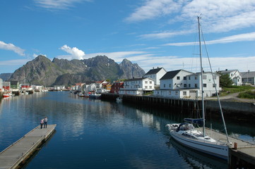 Fototapeta na wymiar Fishermen village in Lofotens