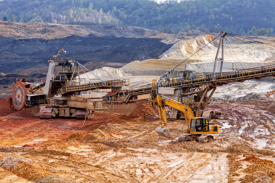 Open mining pit