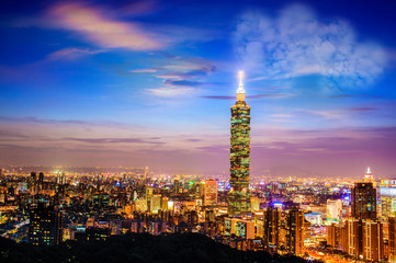 Fototapeta premium Taipei, Taiwan evening skyline.