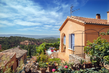 Roussillon village. Luberon Natural Regional Park - 69747137