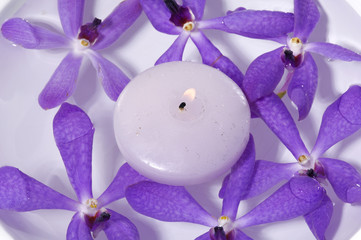 Obraz na płótnie Canvas Spa essential, candles and orchids