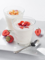 berry yogurt