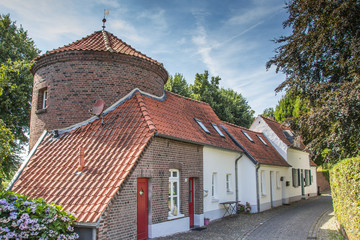 Fototapeta na wymiar City wall and old houses in Kranenburg