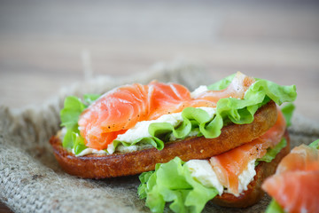 sandwich with salmon and cheese