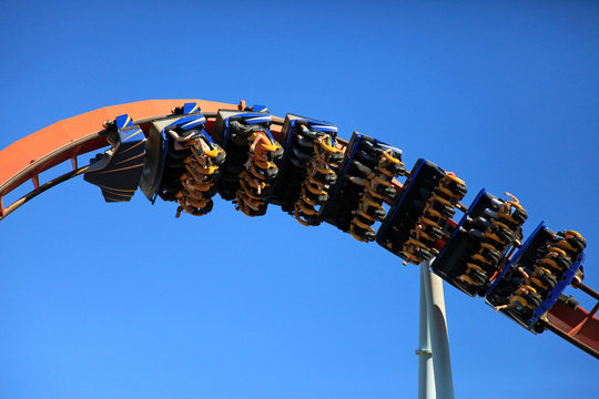 parque de atracciones ocio azul monta&ntilde;a rusa 0927-f14