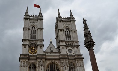 Fototapeta na wymiar Exterior of Westminster abbey and cloudy sky