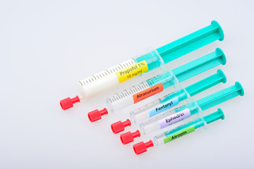 Anaesthetic induction syringes with anaesthetic drugs
