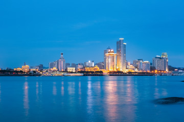 Obraz premium xiamen skyline closeup at night