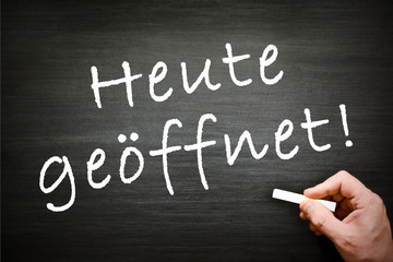 Fototapeta premium heute geöffnet