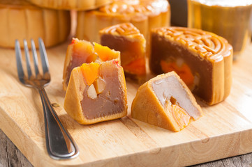 Moon cake