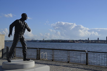 Statue du Capitaine Walker, Liverpool