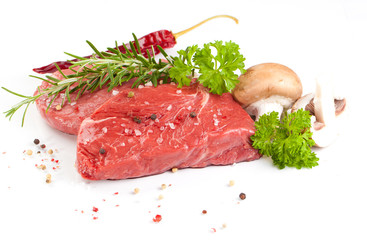 fleisch stück auf weissem hintergrund