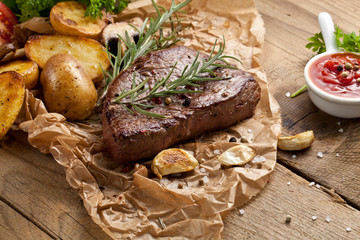 irisch rinder steak mit bratkartoffeln