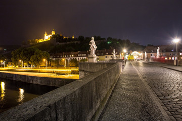 Fototapeta na wymiar old main bridge in Wuerzburg germany at night