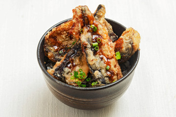 秋刀魚の竜田揚げ丼