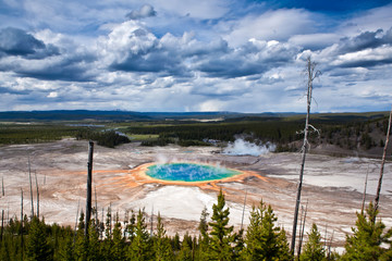 USA - Yellowstone NP, prismatic pool