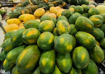 Citrus fruit on the supermarket stall