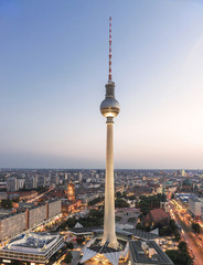 Obraz premium Wieża telewizyjna w Berlinie