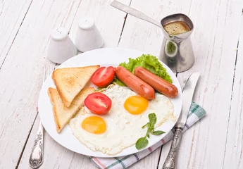 Papier Peint photo Lavable Oeufs sur le plat petit déjeuner avec des œufs au plat.
