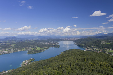 Fototapeta na wymiar Panoramic View of Lake Worthersee