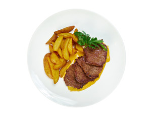 Roast fillet beef with potatoes