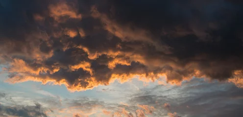 Crédence de cuisine en verre imprimé Ciel Stunning vibrant stormy cloud formation background