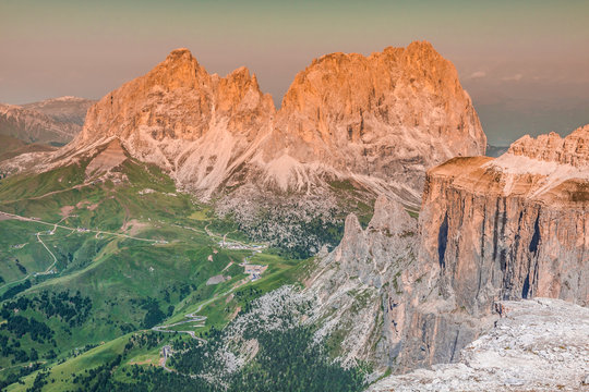 View to Punta Grohmann, Cinquue Dita, Sasso Lungo, Piz Ciavaces