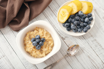 Porridge with bananas and blueberry