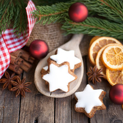 Cinnamon stars