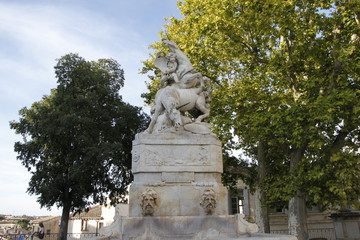 Fototapeta na wymiar Statue d'un jardin à Montpellier, Occitanie 