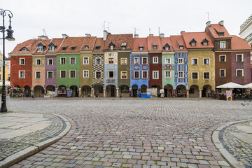 A row of houses from the 16th century at the old market of Pozna - obrazy, fototapety, plakaty