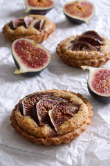 Tart with figs