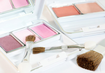 Make up product eyes shadow brushes blush on white cosmetic box