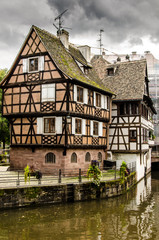 Fototapeta na wymiar Fachwerk Haeuser in La Petite France Strasbourg