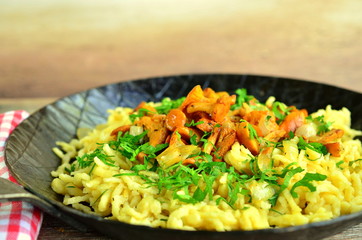 Pilzpfanne mit Pfifferlingen und Spätzle