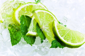 lime slices and peppermint