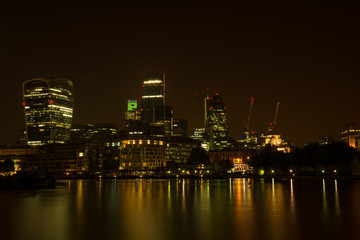 Fototapeta na wymiar London Thames Southwark bank