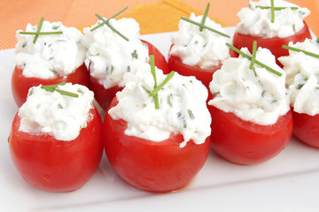 petites tomates au chèvre