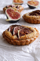 Tart with figs