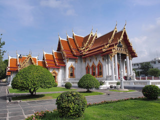 Obraz premium Marble temple under cloudy sky