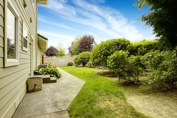 House with backyard garden. Real estate in Federal Way, WA