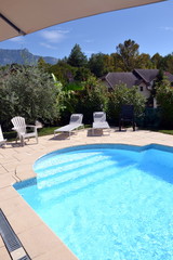 piscine et jardin
