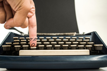 MACCHINA DA SCRIVERE