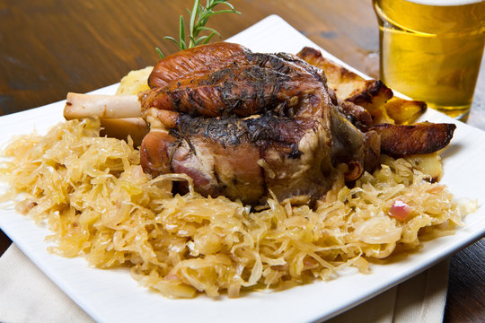 stinco di maiale con crauti