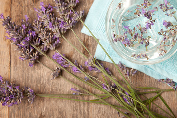 Obraz na płótnie Canvas lavenders in the water for spa