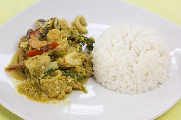 Seafood yellow curry powder stir Fried with steam rice