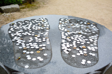 瑠璃光寺 佛足石