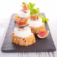 bread with cheese and fig