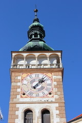 Der Kirchturm der Wenzelkirche von Mikulov (Nikolsburg)